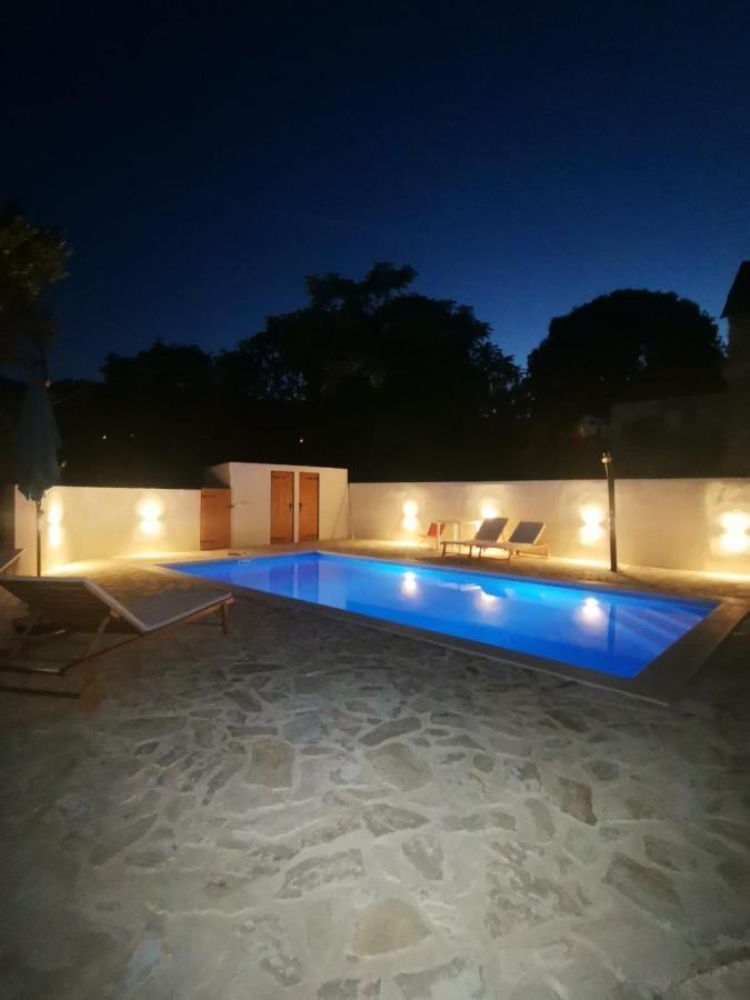Holiday Home Hauser Vrbanj 外观 照片