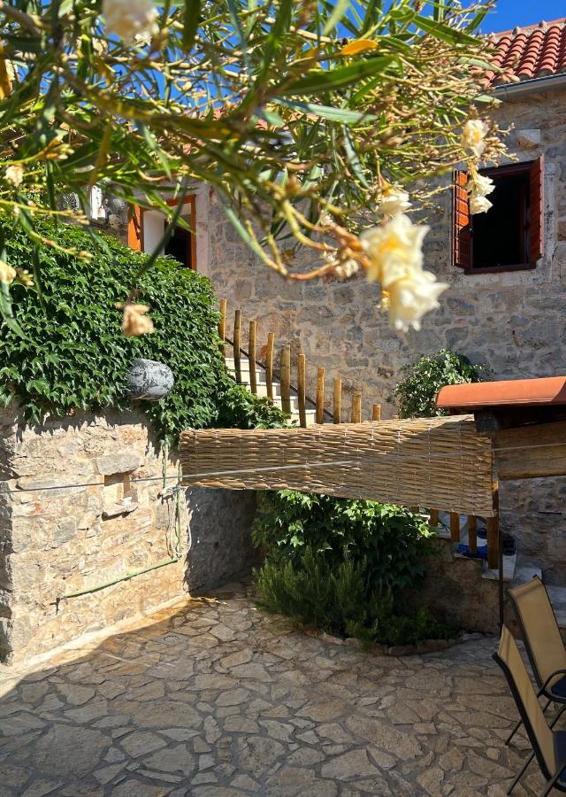 Holiday Home Hauser Vrbanj 外观 照片